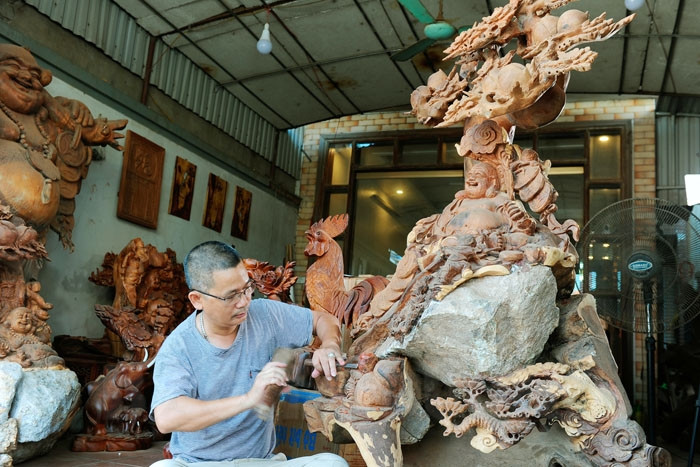 [Photos] Dong Giao fine art woodwork stand firm in domestic market